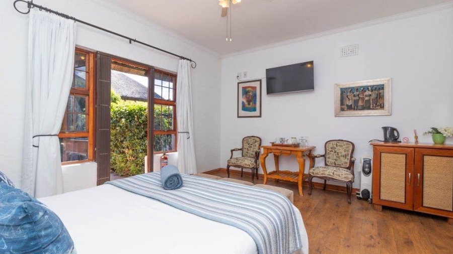 7 Bedroom Property for Sale in Westcliff Western Cape